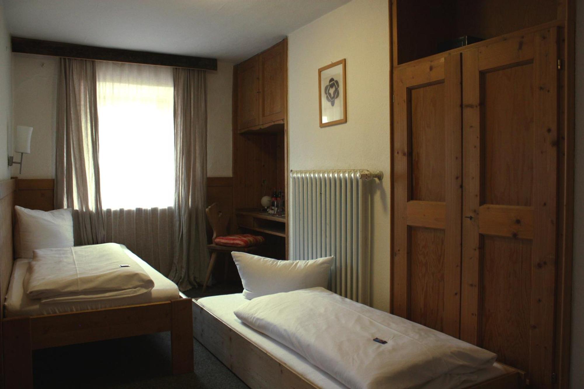 Das Posch Hotel Oberammergau Pokoj fotografie