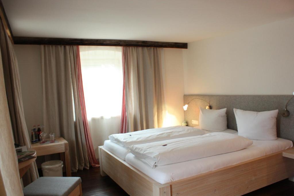 Das Posch Hotel Oberammergau Pokoj fotografie